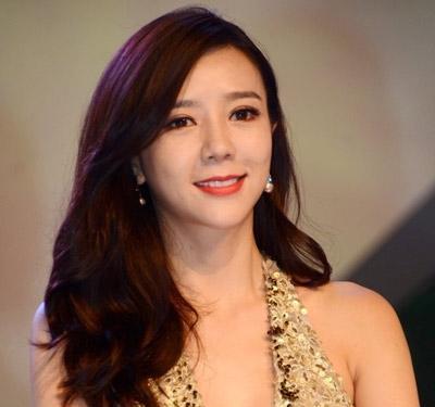 最新娱乐圈爆料女星,神秘女星神秘恋情曝光，真相令人咋舌！  第3张